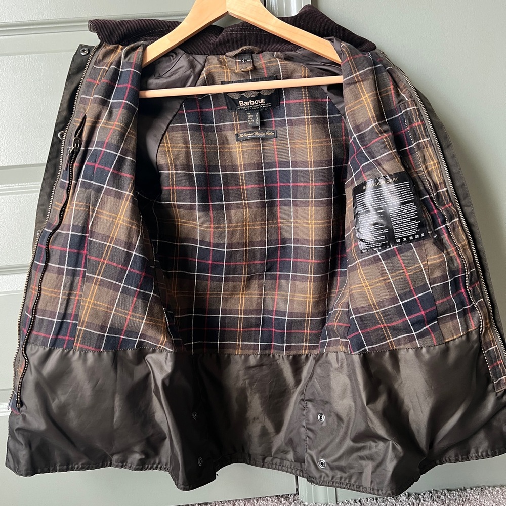 Barbour Beadnell Olive Jacket w/ Hood - Picture 9 of 11